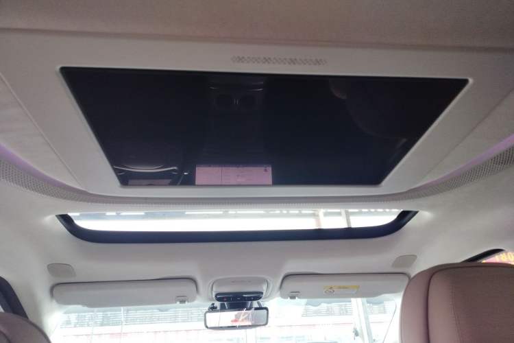 Used XPeng X9 2024 640 All-Wheel Drive High-Performance Max Headliner