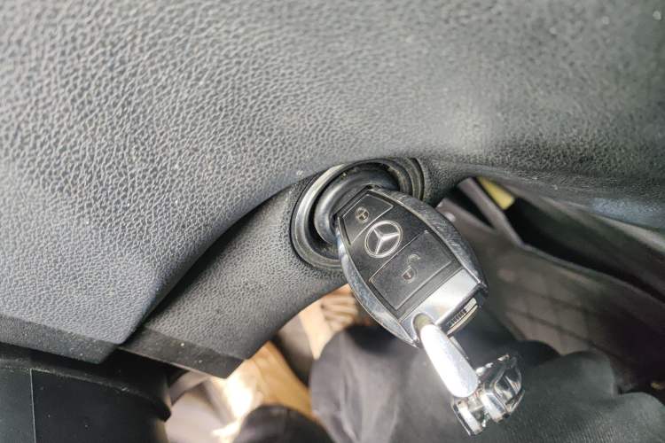 Used Mercedes-Benz M-Class 2010 ML 300 4MATIC