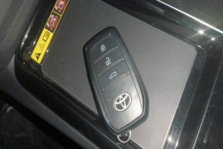 Used Toyota Camry 2024 Dual-Engine 2.5HG Prestige Edition
