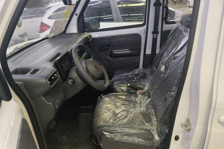 Used Wuling Zhiguang New Energy 2025 Comfort Model