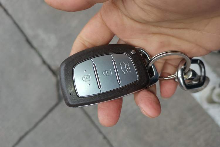 Used Hyundai ix35 2015 2.0L Automatic 2WD Smart Type China IV Vehicle Key