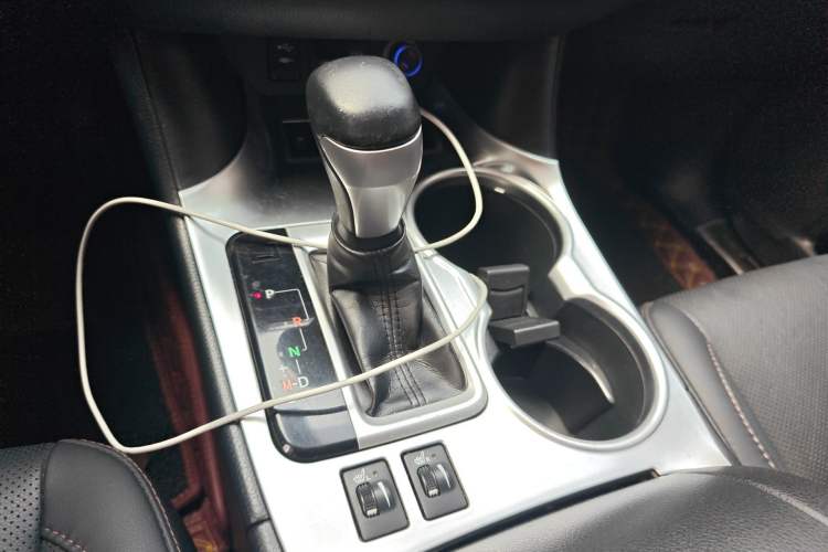 Used Toyota Highlander 2018 2.0T Four-Wheel Drive Luxury Edition 7 Seats China V Emission Standard
