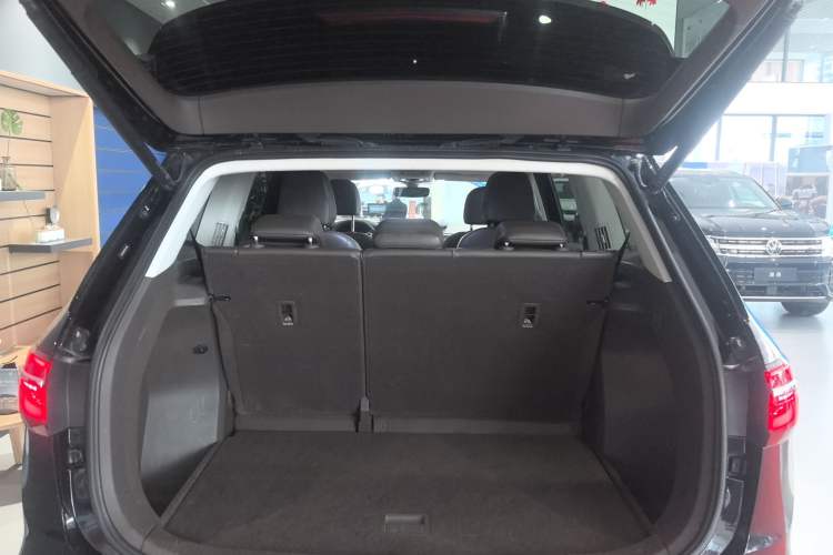 Used Volkswagen Viloran 2024 330TSI Luxury Edition
