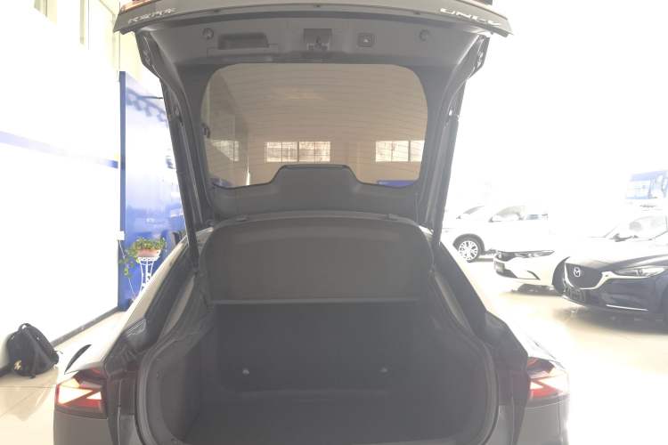 Used CHANGAN UNI-V 2022 1.5T Prestige Version Trunk