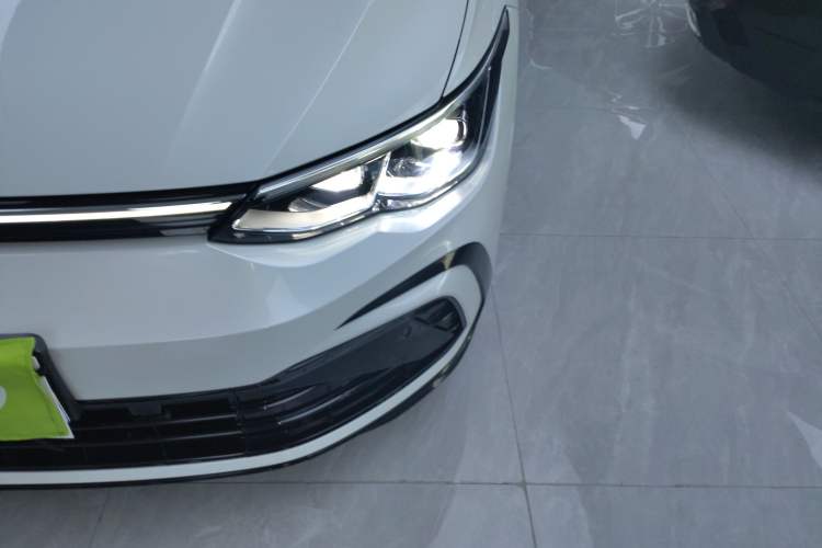 Used Volkswagen Golf 2023 Facelift 280TSI DSG R-Line Lite
