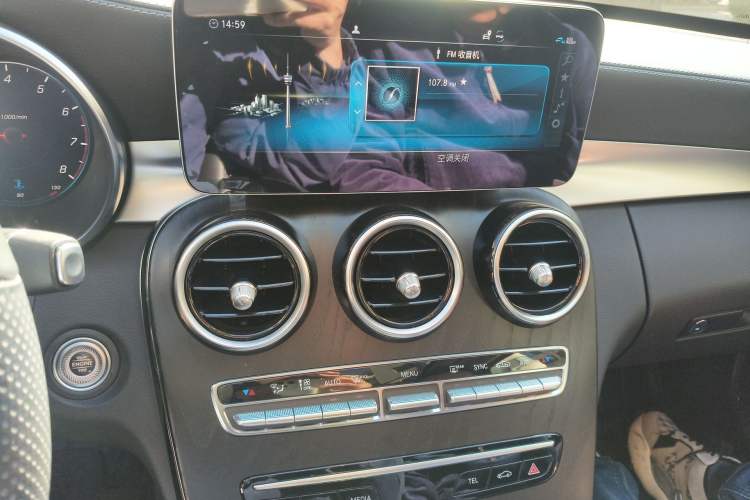 Used Mercedes-Benz C-Class 2020 C 200 L Fashion Edition Sport Version Audio And AC Panel