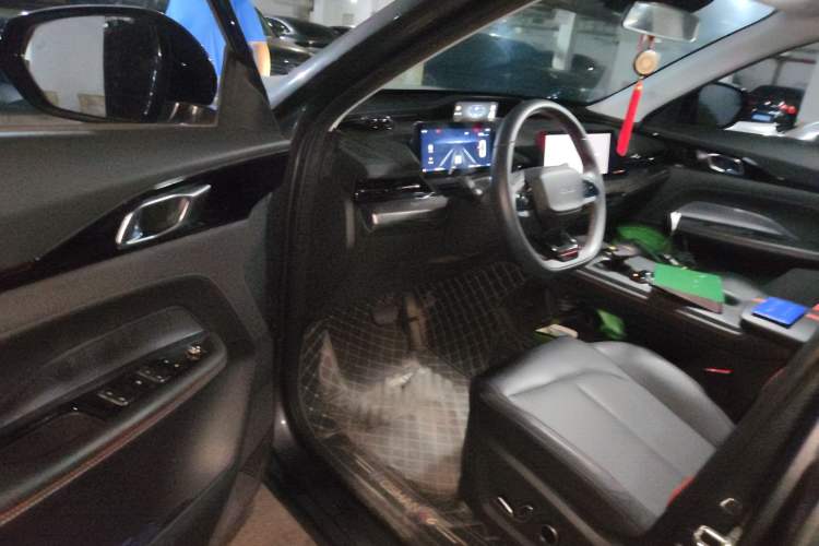 Used CHANGAN OSHAN Z6 2022 Blue Whale 1.5T DCT Smart Navigation Model
