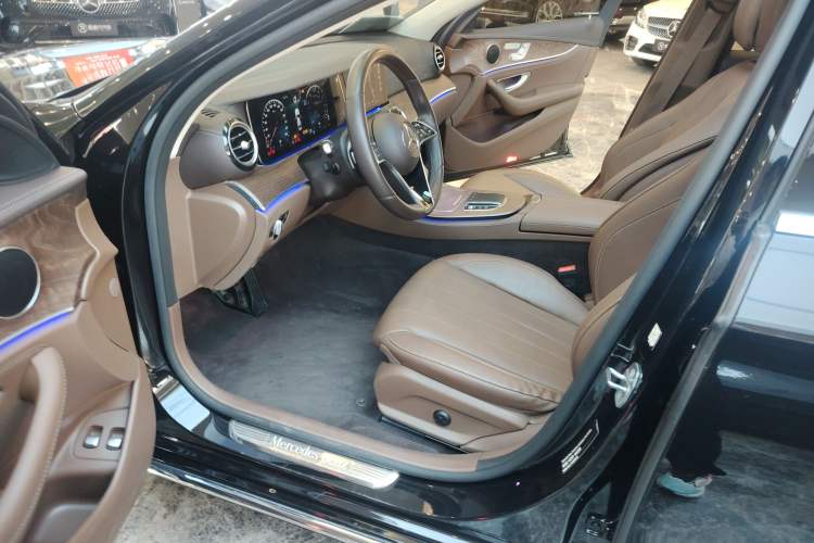 Used Mercedes-Benz E-Class New Energy 2023 E 350 e L Plug-in Hybrid Sedan
