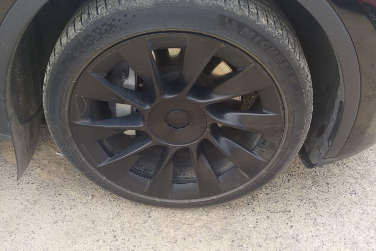 Used Tesla Model Y 2021 Long-Range All-Wheel-Drive Version