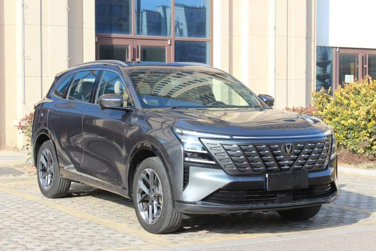 Used Changan CS75 PLUS 2025 4th Generation 1.5T New Blue Whale Smart Luxury Edition