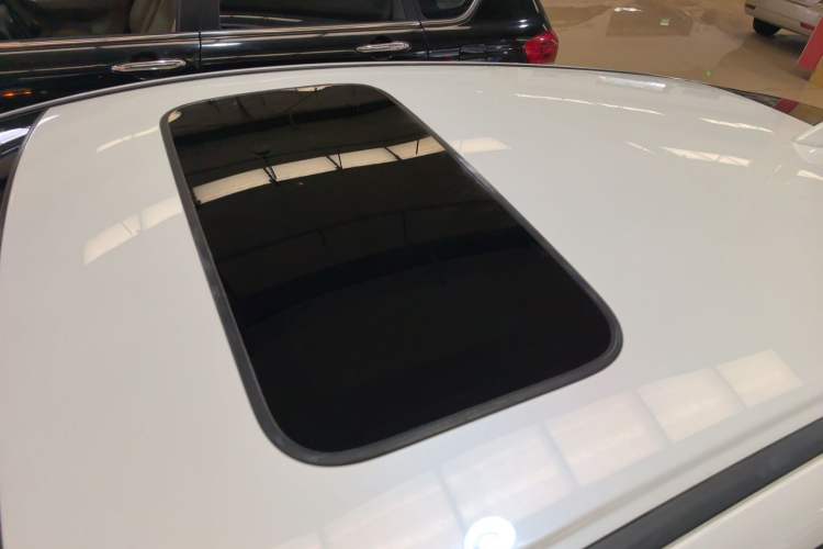 Used Honda Jade 2017 1.8L automatic Comfort version 5 seats
