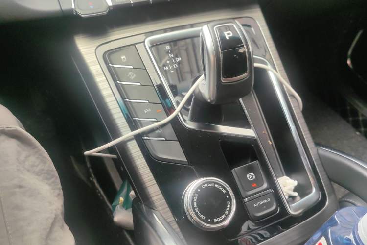 Used Geely Auto Emgrand X7 Sport 2020 1.8TD DCT Smart PRO Gear Lever