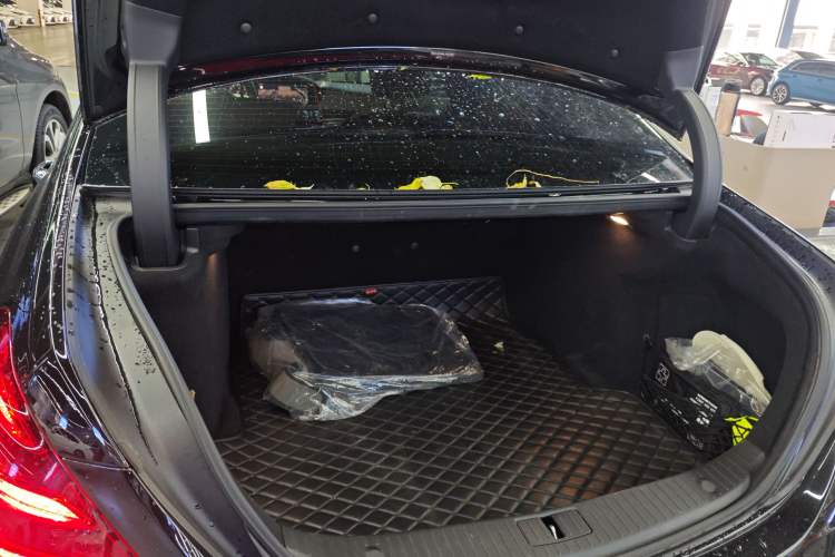 Used Mercedes-Benz S-Class 2019 S 320 L Prestige Edition Trunk