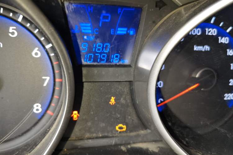 Used Hyundai ix35 2015 2.0L Automatic 2WD Comfort Edition China IV Standard Odometer Close Up