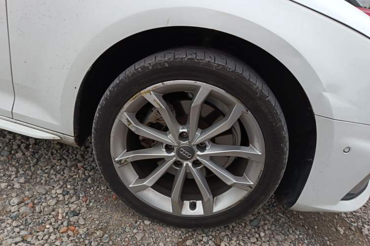 Used Audi A4L 2019 40 TFSI Fashion Edition China VI Emission Standard Right Front Wheel Hub
