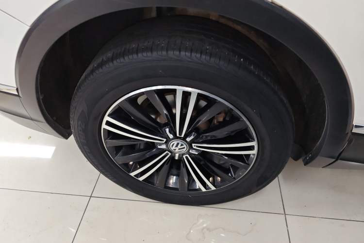 Used Volkswagen Tiguan L 2019 330TSI Automatic Two-Wheel Drive Panoramic Comfort Edition China VI Standard Right Rear Wheel Hub
