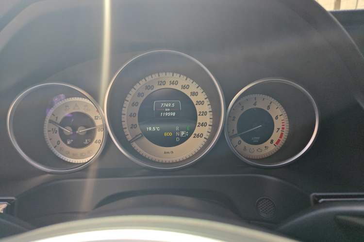 Used Mercedes-Benz E-Class 2015 E 260 L Sport & Fashion Model