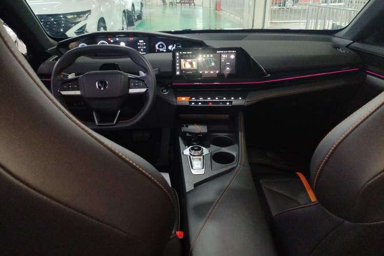 Used Changan UNI-V 2024 1.5T Prestige Edition