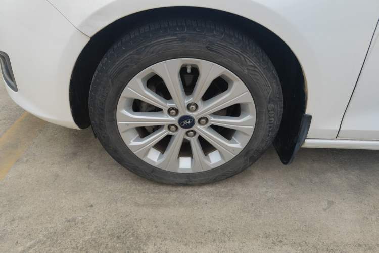 Used Ford Escort 2015 1.5L Automatic Fashion Model