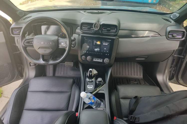 Used Lynk & Co 03 2022 1.5TD DCT JingPro Center Console