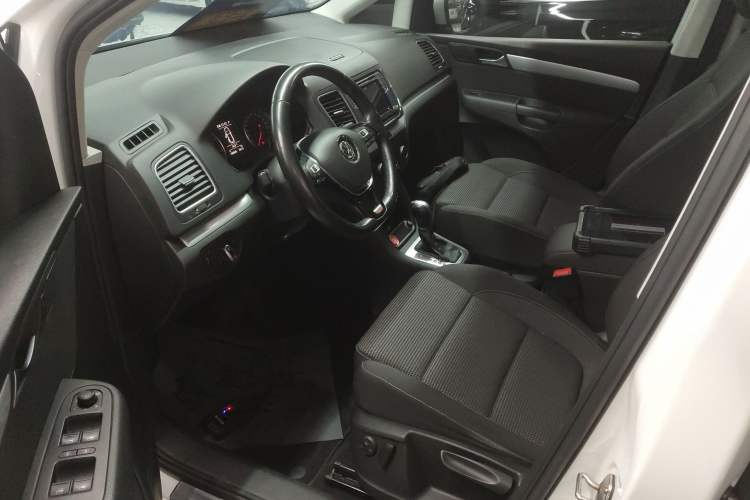 Used Volkswagen Sharan 2018 Revised Version 380TSI Comfort Edition 7-Seater
