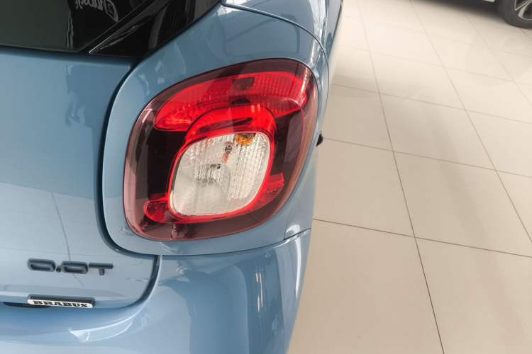 Used smart fortwo 2018 1.0L 52kW Hardtop Passion Edition China V Standard
