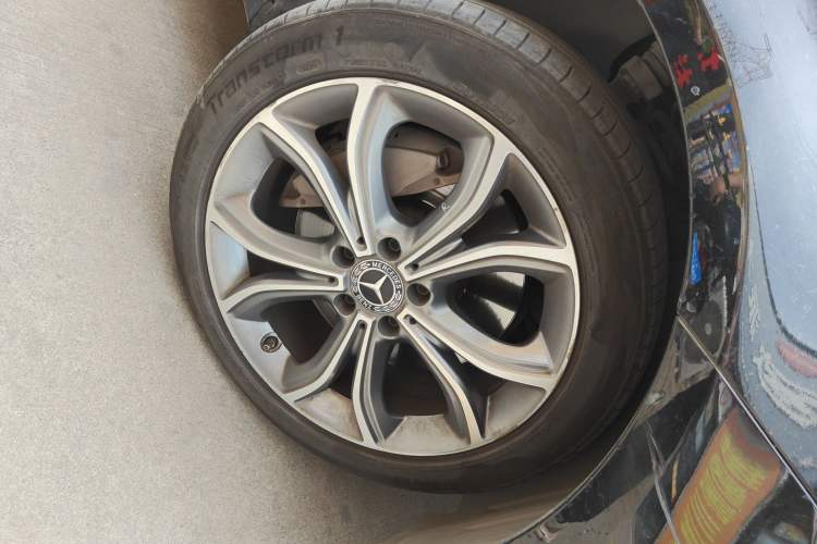 Used Mercedes-Benz E-Class 2020 Restyled E 300 L Sporty and Stylish Edition Right Front Wheel Hub