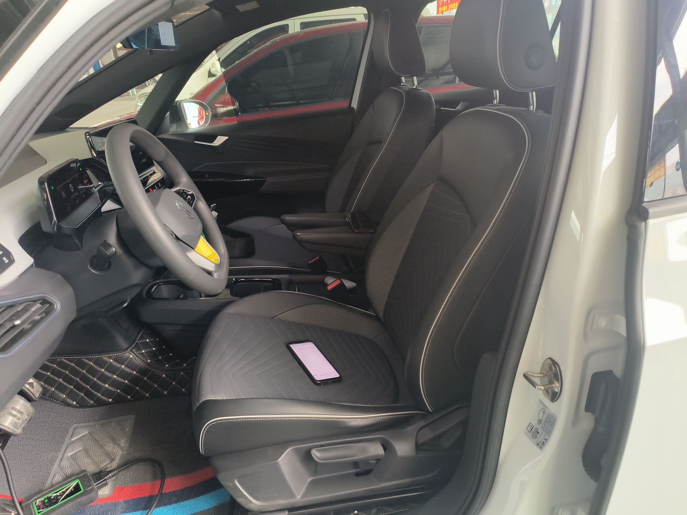 Переднее сиденье в автомобиле