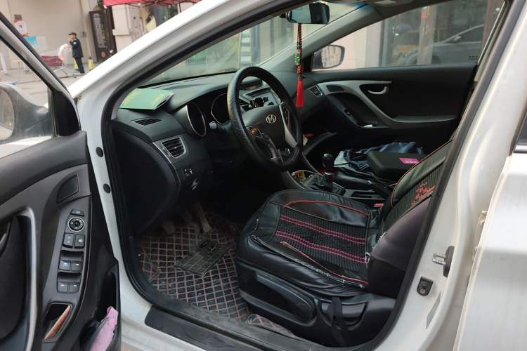 Used Hyundai Elantra (5th Generation / Langdong) 2015 1.6L Manual Leading Model
