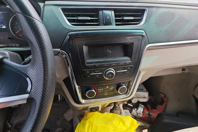 Used Jinbei New Hiace X30L 2016 1.3L Wealth Edition DLCG12 Audio And AC Panel