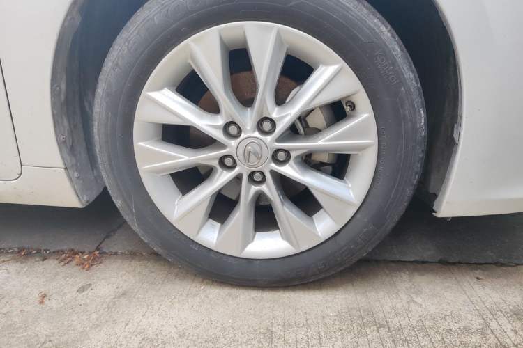 Used Lexus ES 2013 300h Elite Edition Right Front Wheel Hub