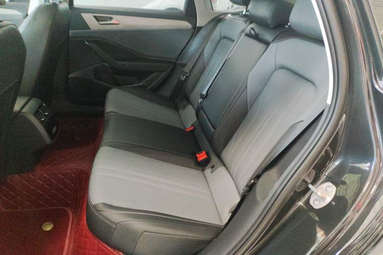 Used Volkswagen Sagitar 2026 Model 30 Million Units Selected 300TSI DSG Surpassing Edition Left Rear Seat