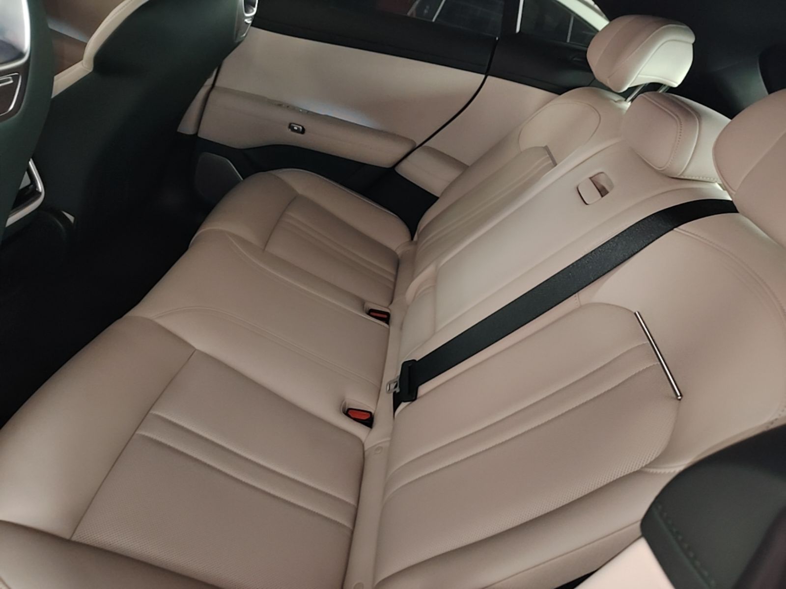 Xiaomi Auto YU7 2025 Ultra-Long Range Rear-Wheel Drive Version — снимка 20