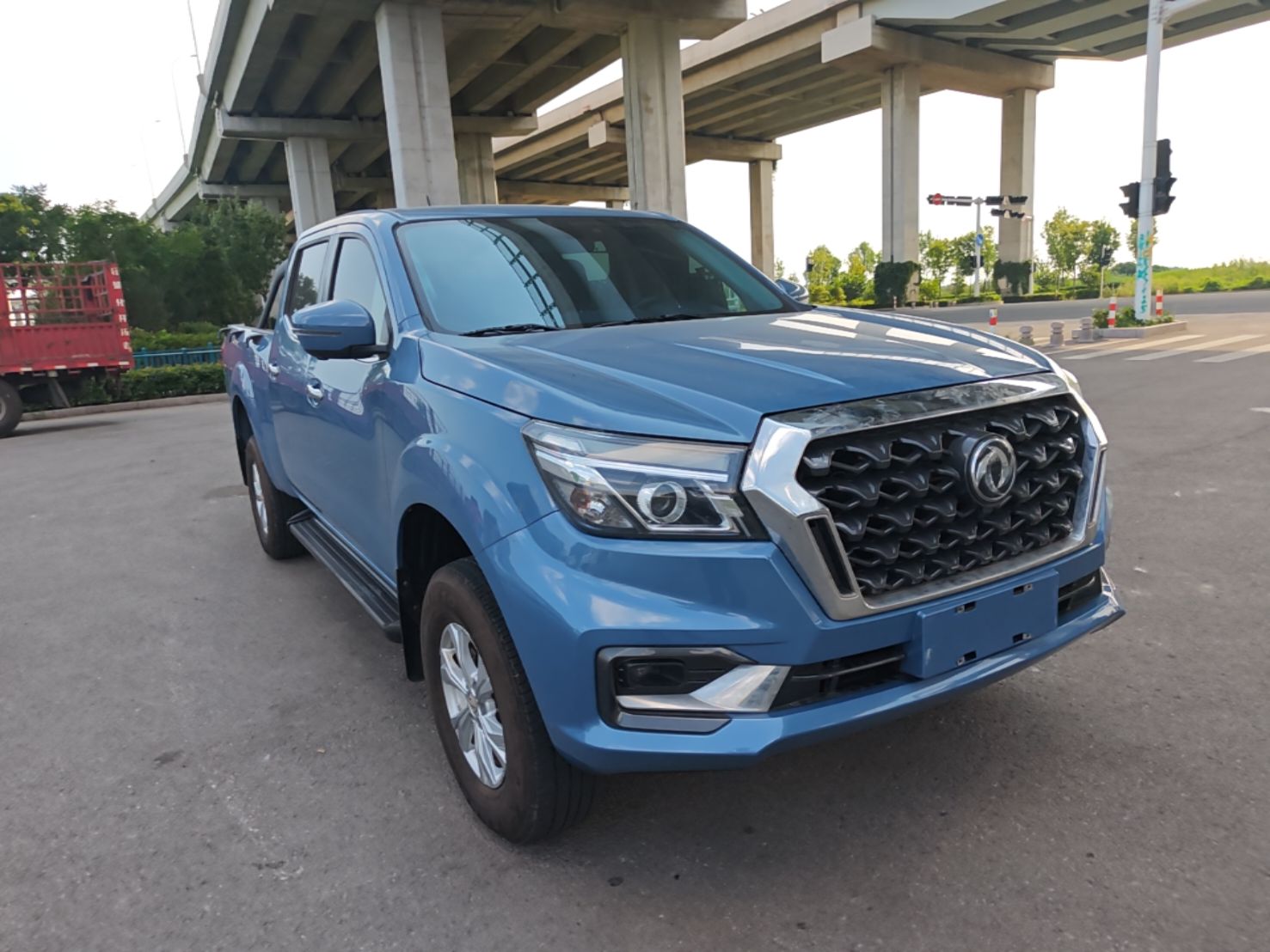 Dongfeng Ruichi 6 Pro 2025 Model 2.3T Automatic 2x2 Diesel Luxury Edition Flatbed Long Cargo Box — снимка 3