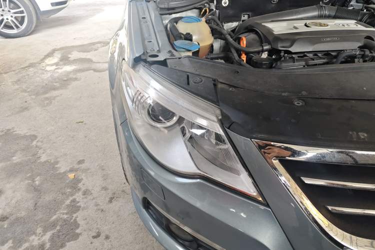 Used Volkswagen FAW-Volkswagen CC 2011 2.0 TSI Prestige Edition Right Front Headlight