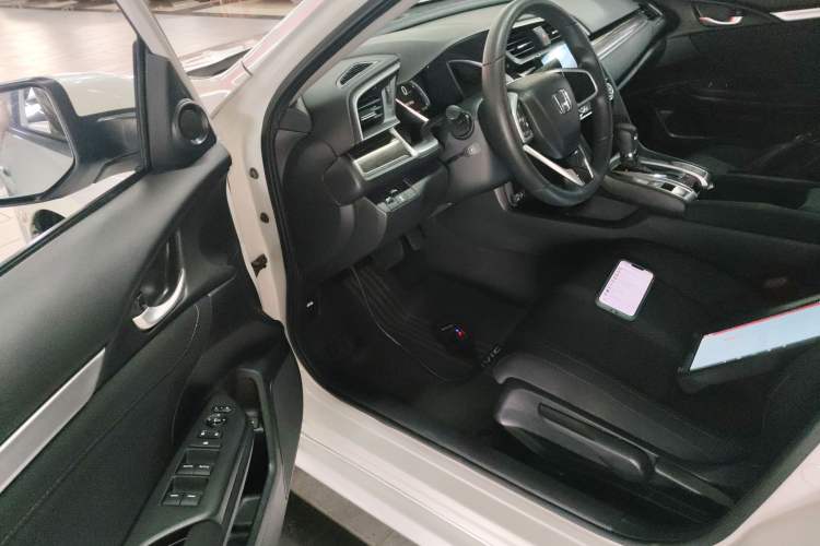 Used Honda Civic 2019 220TURBO CVT Dynamic Edition China VI Left Front Seat