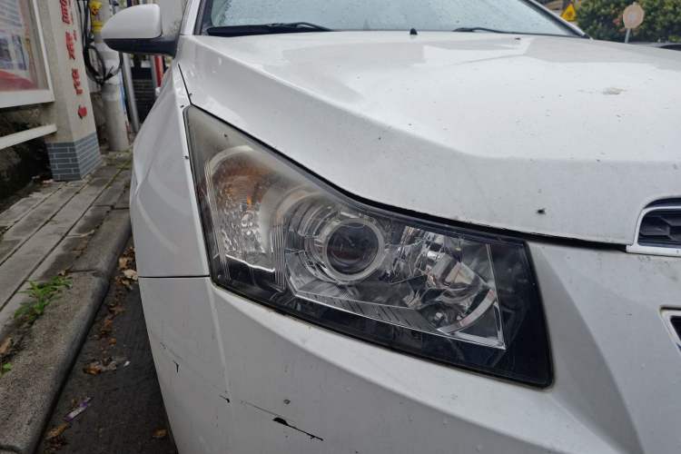 Used Chevrolet Cruze 2013 Hatchback 1.6L Manual Luxury Model
