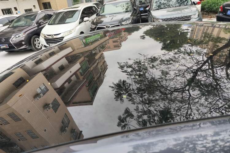 Used Tesla Model Y 2021 Long-Range All-Wheel-Drive Version Roof