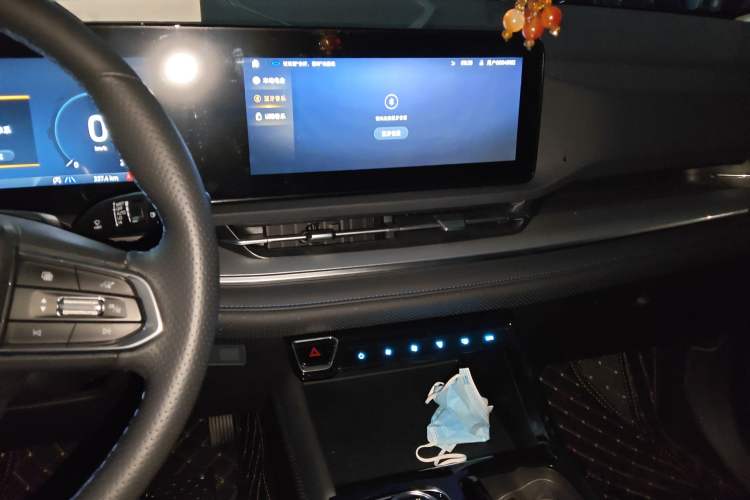 Used Ford Equator Sport 2025 EcoBoost 170 Platinum Edition Audio And AC Panel