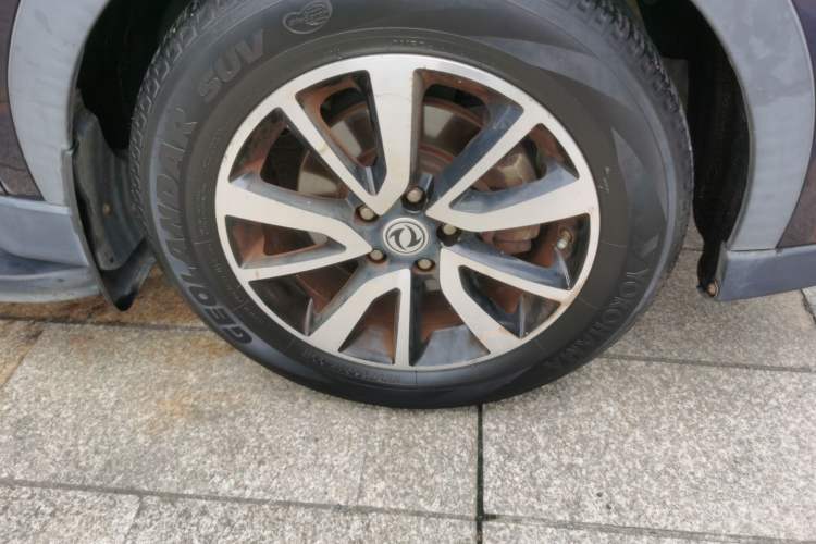 Used Dongfeng Fengon 580 2017 1.5T CVT Luxury Model Right Front Wheel Hub