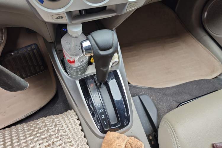 Used Honda City Classic 2011 1.5L Automatic Elite Edition Gear Lever