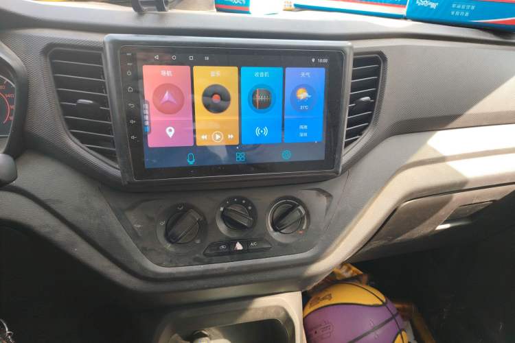 Used Wuling Hongguang V 2022 1.5L Jingqu Edition Enclosed-Window Vehicle with Hydraulic Power Steering LAR
