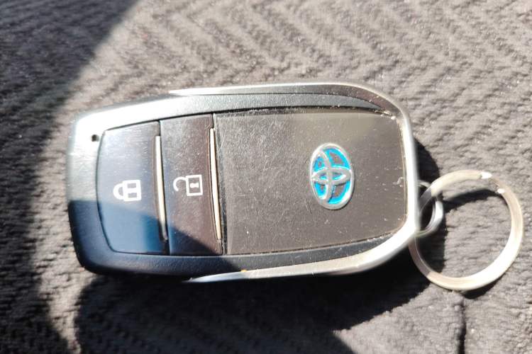 Used Toyota Harrier 2022 Dual-Engine 2.5L CVT Four-Wheel Drive Luxury Edition Vehicle Key