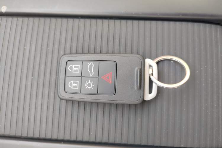 Used Volvo S60 2018 S60L T3 Smart Progress Edition
