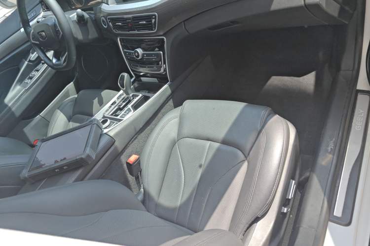 Used Geely Auto Emgrand GT 2017 1.8T Luxury Model
