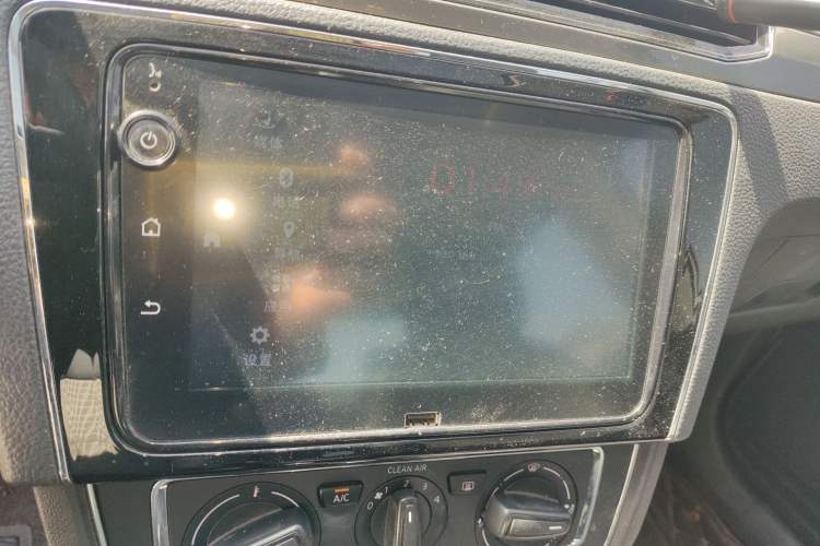 Used Volkswagen Santana 2019 1.5L Automatic Comfort Edition China VI Standard Audio And AC Panel