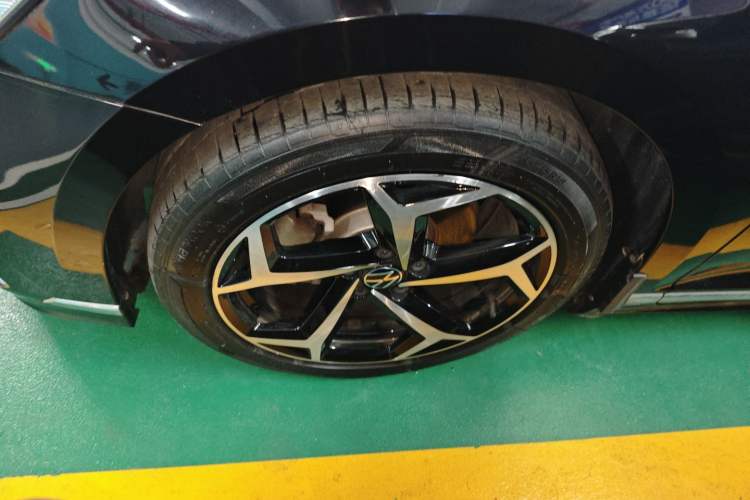 Used Volkswagen Magotan 2023 2 Million Units Limited Edition 330TSI DSG Leading Version
