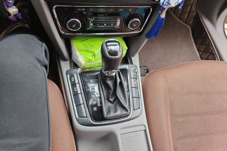 Used Skoda Superb 2013 1.8TSI Automatic Yashi Edition
