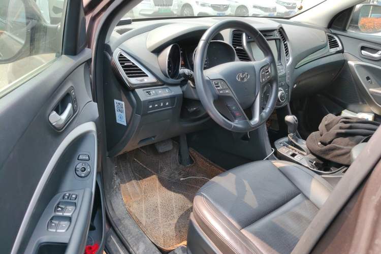 Used Hyundai Santa Fe Classic 2013 3.0L 4x4 Luxury Edition 7 Seats Euro V Driver Seat