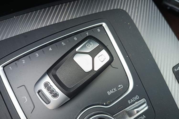 Used Audi Q5L 2020 45 TFSI Prestige Fashion Model Vehicle Key